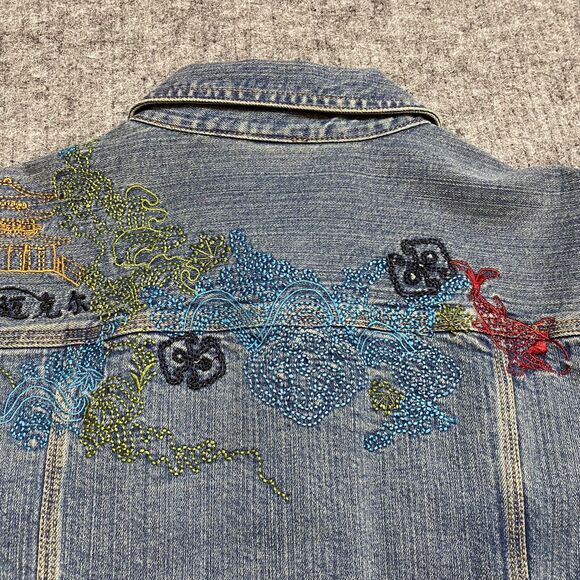 Chicos Denim Jacket Women Medium Blue Embroidered Asian Theme Trucker Style - Picture 2 of 14